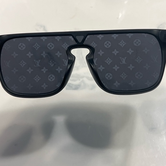 Louis Vuitton Black Monogram Sunglasses, been worn only two times, no box!! - Picture 1 of 5
